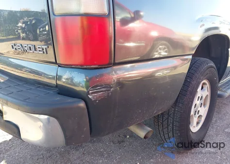 2005 Chevrolet Suburban 1500 Ls z USA, uszkodzony, nr VIN 3GNEC16Z65G275052